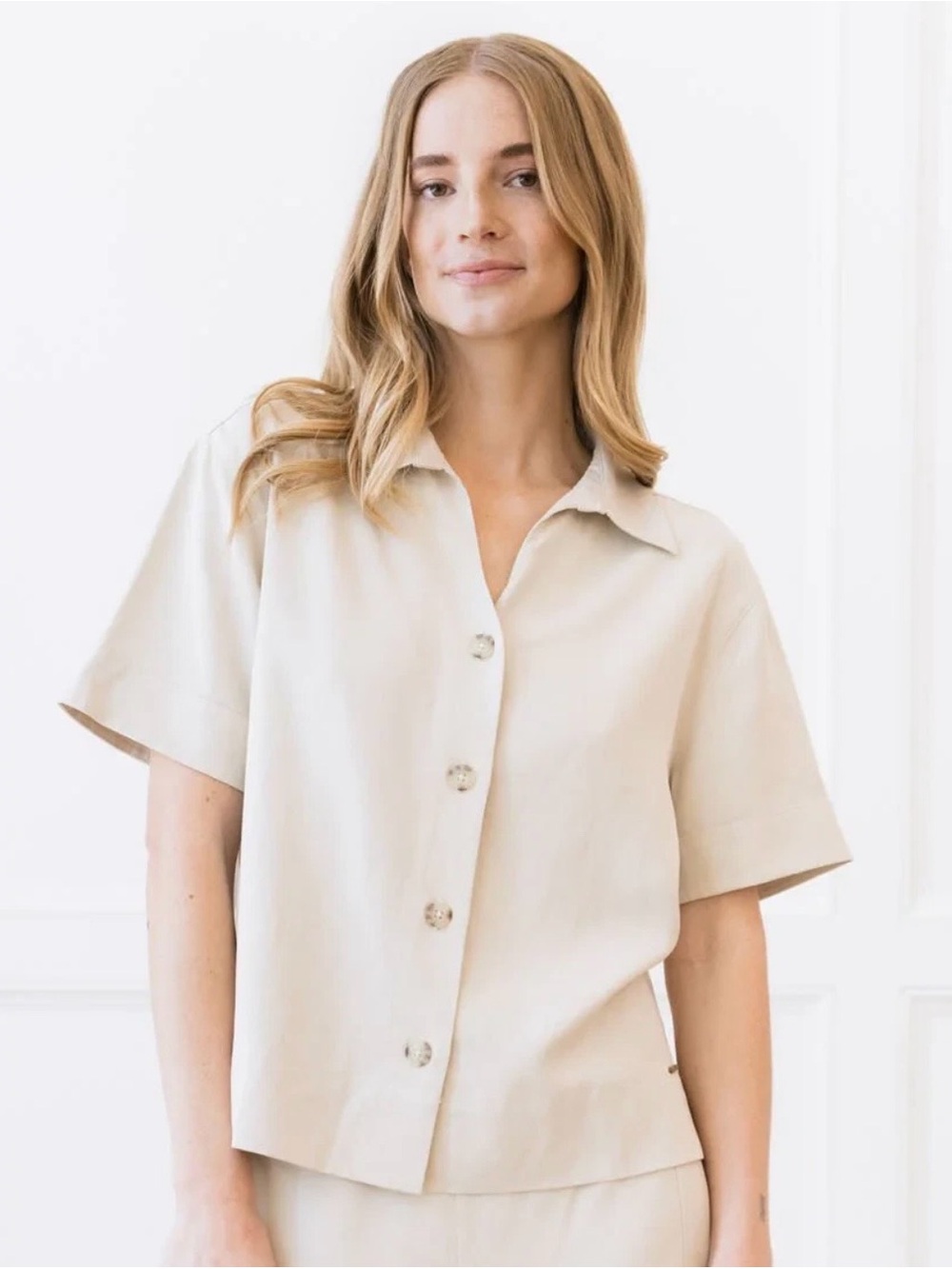 Cozy Earth Women's Short Sleeve Tan Button-Up Top Size Medium Coastal Summer